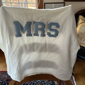 DAVID'S BRIDAL MRS. SWEATSHIRT